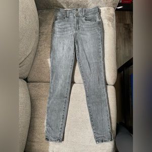 BLANKNYC Grey Washed High-Waisted Jeans - Size 27